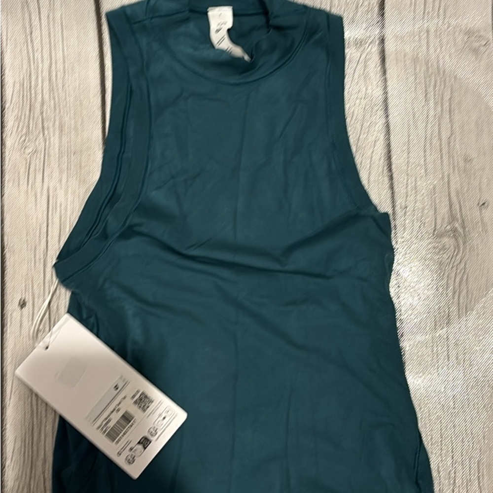 Lululemon women’s size XS Teal Tank Top new  Nulu mock neck tank top